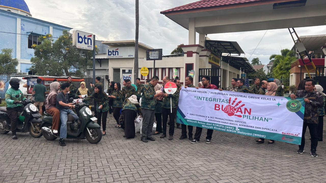 Pengadilan Negeri Gresik menyelenggarakan kegiatan Public Campaign 